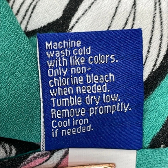 NWOT Apt. 9 3/4 Bell Sleeve Blouse Green Floral Print S - Picture 12 of 15